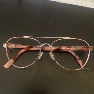 😍 Cute Tory Burch frames!